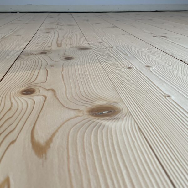 abgeschliffener Holzboden